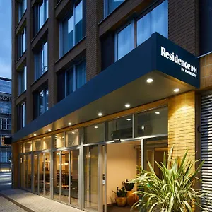 By Marriott Tower Bridge Londýn